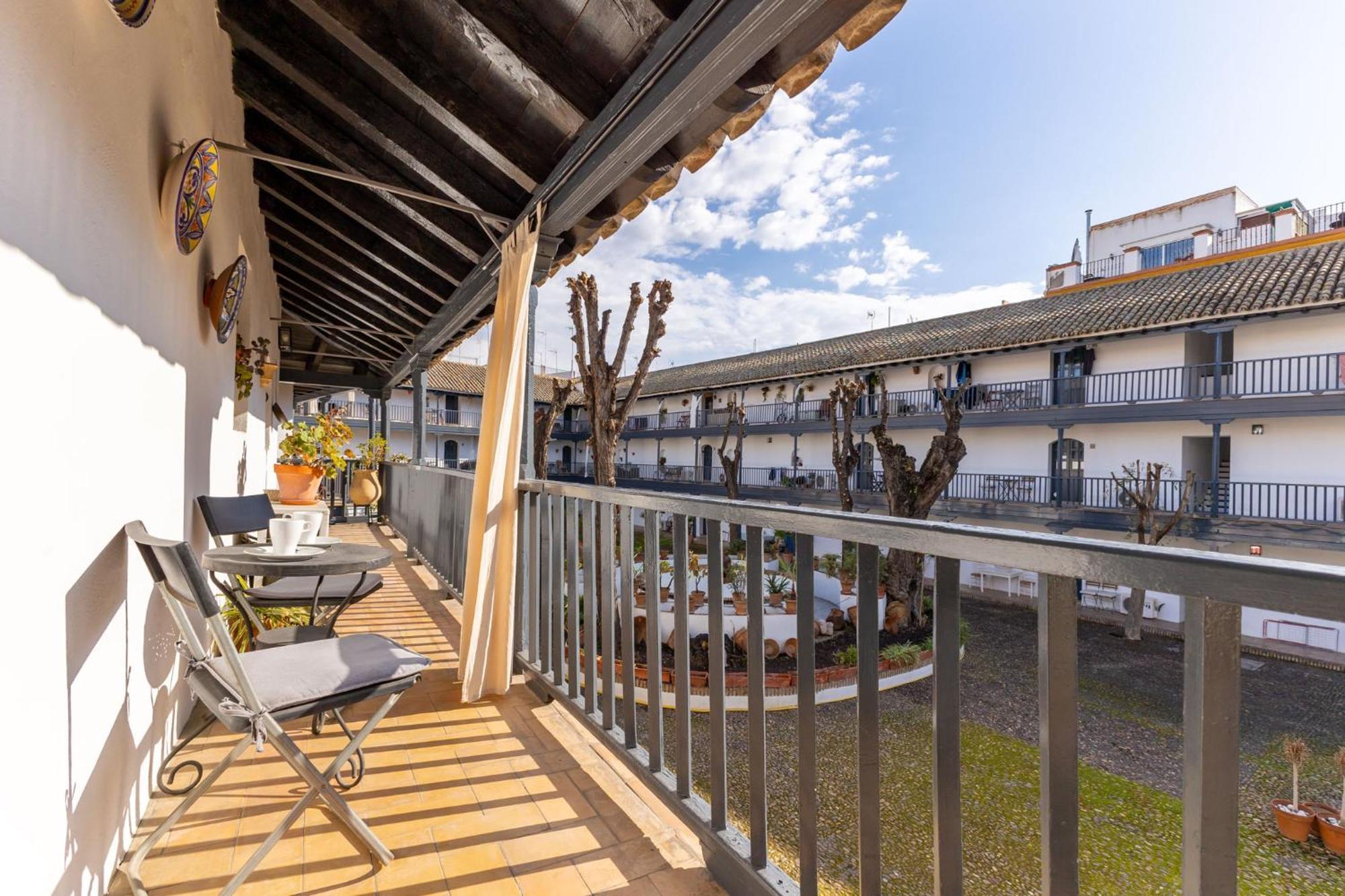 Corral Central Oasis Seville Exterior photo